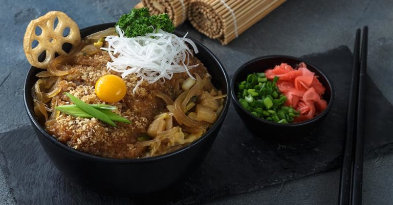 Japanese Recipe: Katsudon (Breaded Pork Cutlet Over Rice)