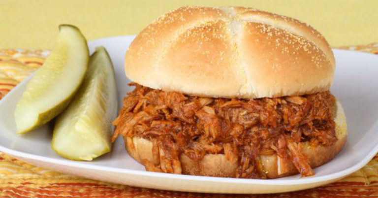 Using the Slow Cooker Makes This BBQ Pulled Pork So Tender And Full Of Flavor!