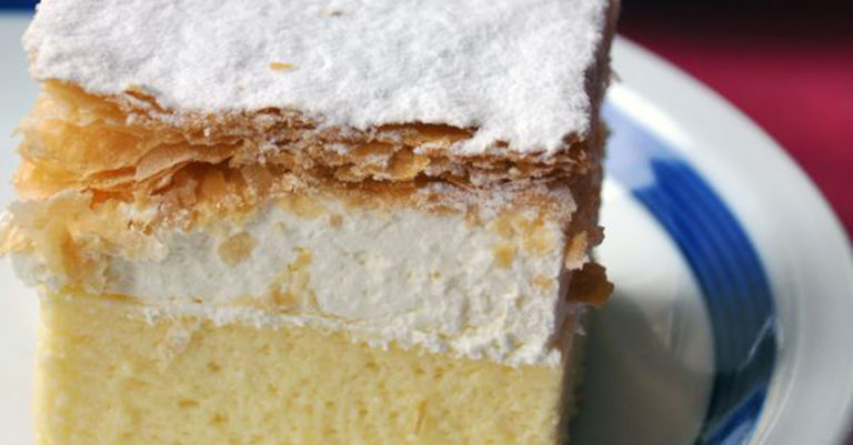Tiramisu Has A Cousin! And Its Light And Creamy Vanilla Flavor Will Have You Falling In Love With Just One Bite!
