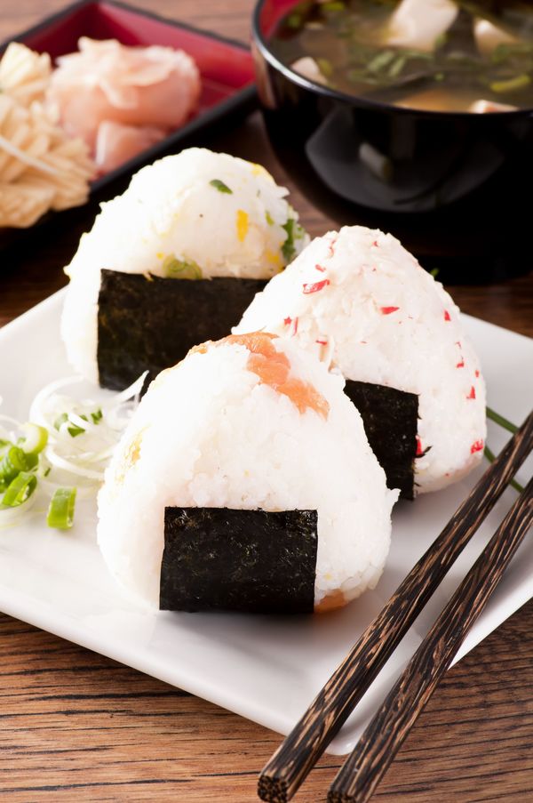 Easy Onigiri お握り (Japanese Rice Balls) - Drive Me Hungry