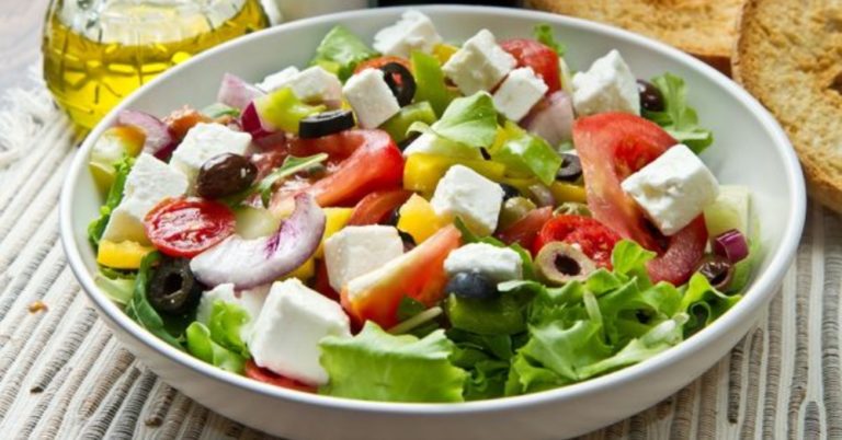 Simply Delicious Greek Salad