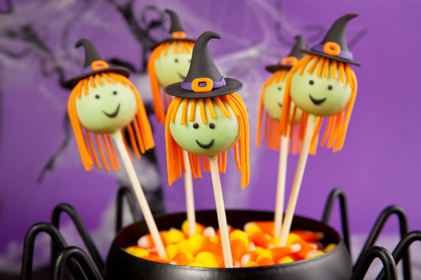 Halloween Dessert Recipe: Spooky Cake Pop Witches