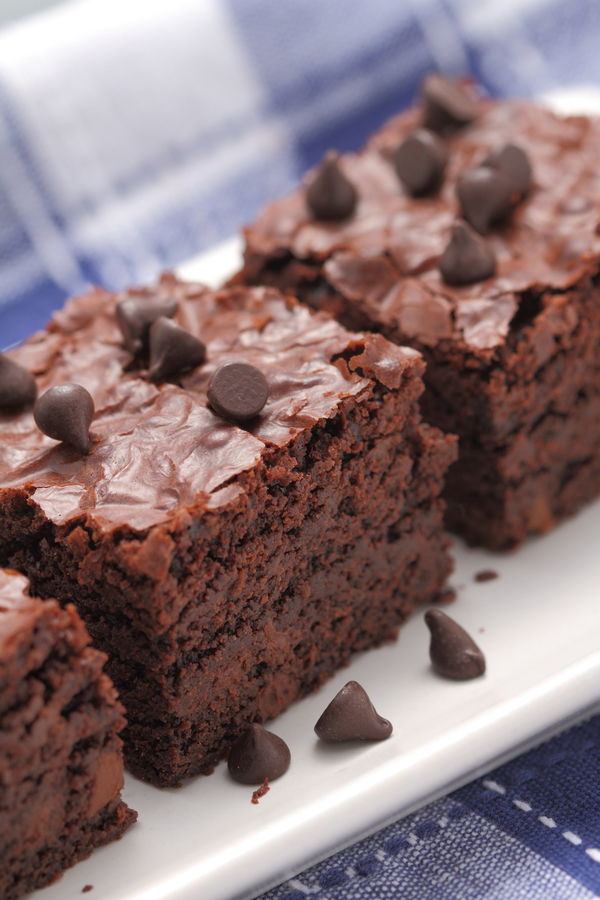 Decadent and Low-Fat Dessert Recipe: Fudge Brownies | 12 ...