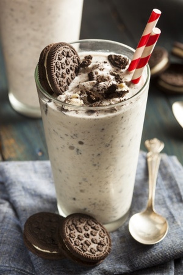 Quick and Easy Dessert: Oreo Fudge Milkshake | 12 Tomatoes