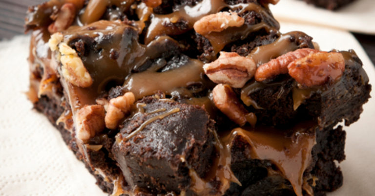 Make These Mouthwatering Salted Caramel Hazelnut Brownie Bars With Just 6 Ingredients!