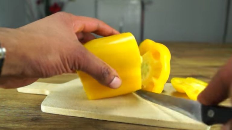 Stop Butchering Your Bell Peppers! Cut ‘Em Like This Instead!!