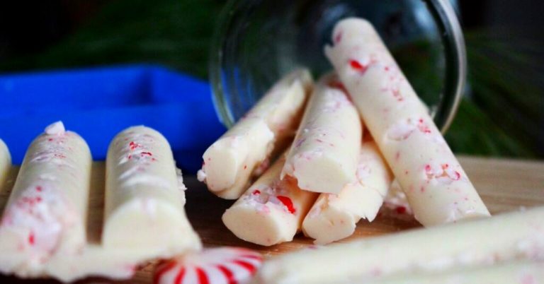 Make These Adorable Peppermint Sticks With Only 3-Ingredients!