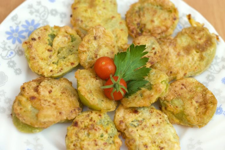 Be The Star Of Your Next Potluck With These Fried Green Tomatoes