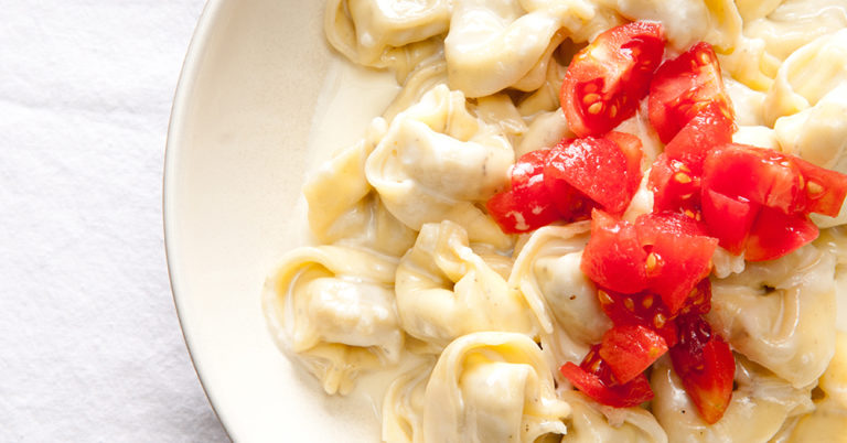 Who Knew It Was This Easy To Make Homemade Alfredo Sauce?!
