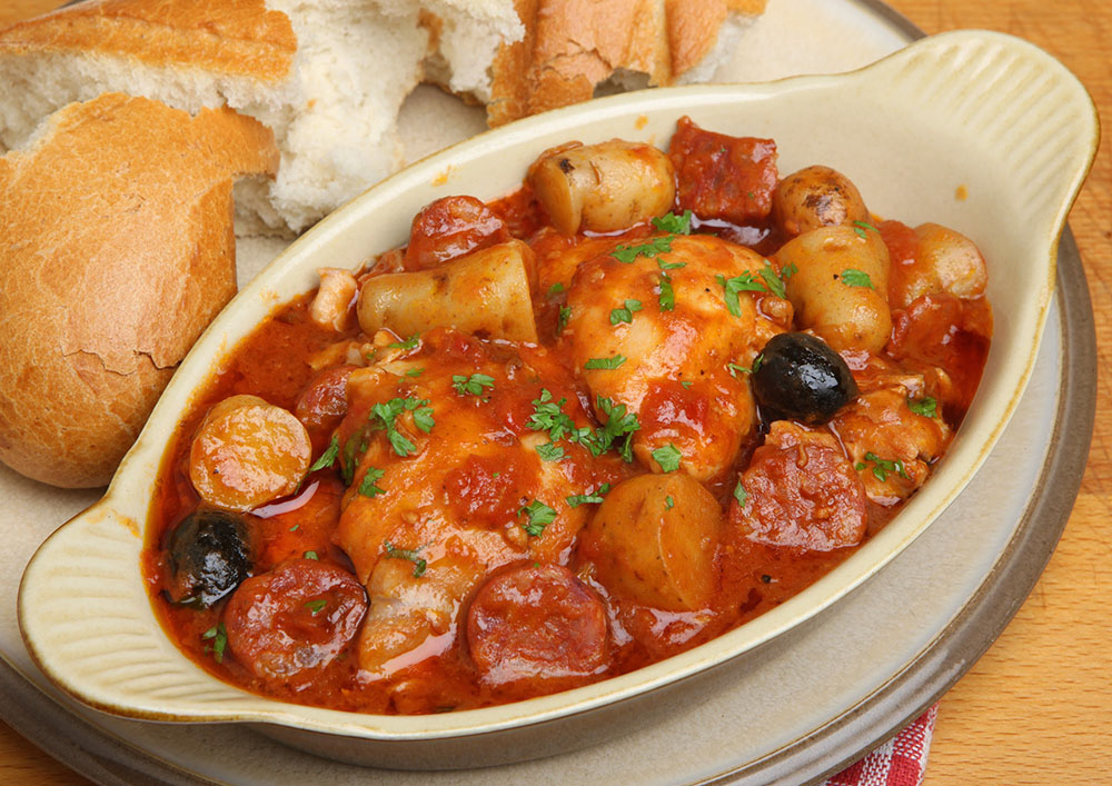 Hearty Spicy And Packed With Potatoes This Spanish Chicken Dish Delivers Every Time 12 Tomatoes