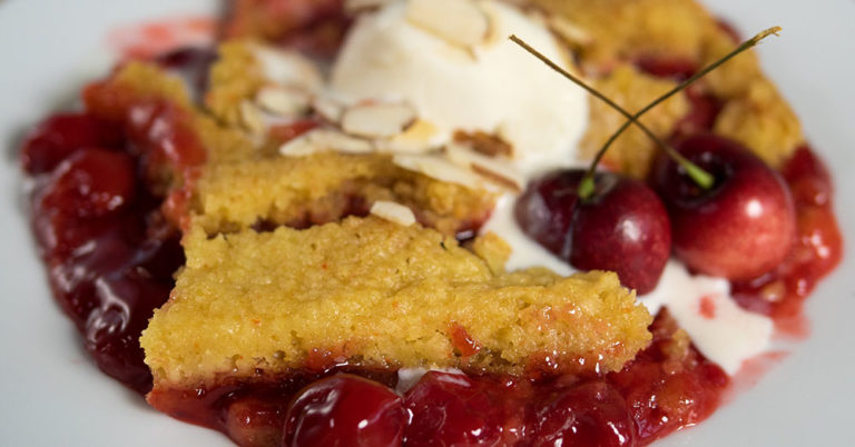 Easy Slow Cooker Cherry Dump Cake