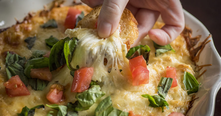 Cheesy Chicken Alfredo Dip