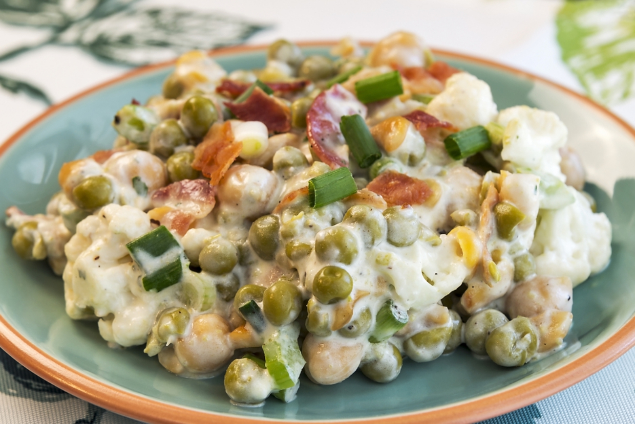 cauliflower pea salad with ranch dressing