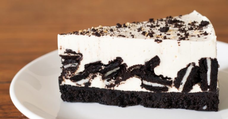 This Oreo Cheesecake Is Cookies And Cream At Its Best!