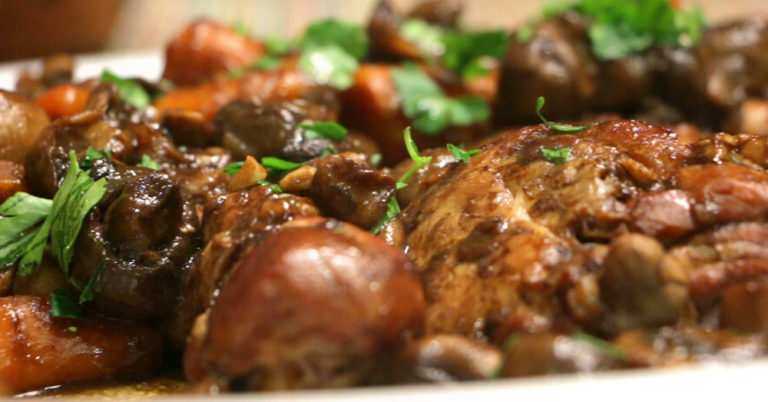 This One Pot Chicken Dish Is Simple To Make, But The Flavor Is Anything But!