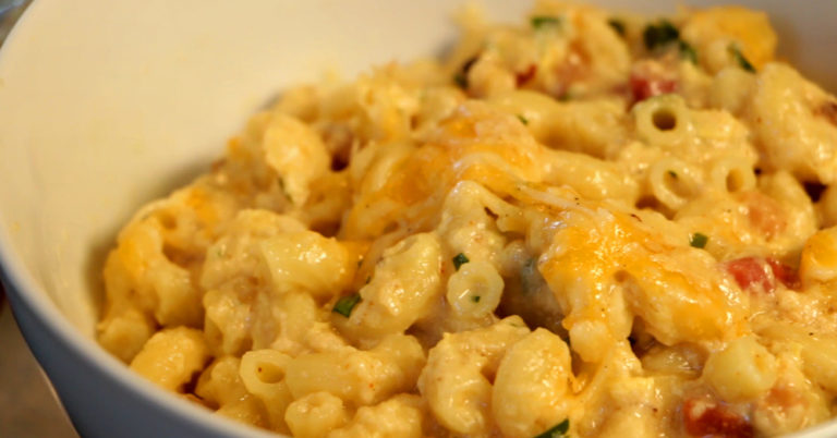 You Can Never Go Wrong With Mac And Cheese, But THIS Version Is Our New Favorite!
