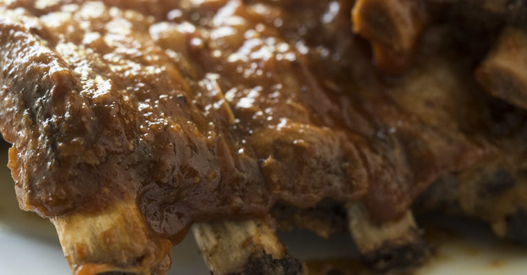 Slow Cooker BBQ Apple Ribs
