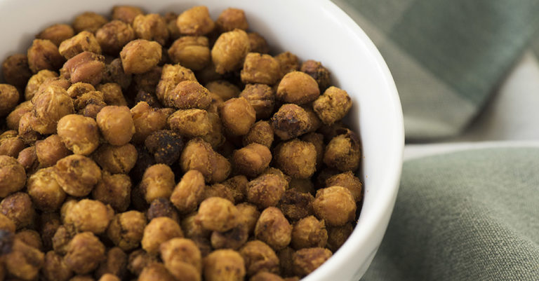Spicy Curry Roasted Chickpeas