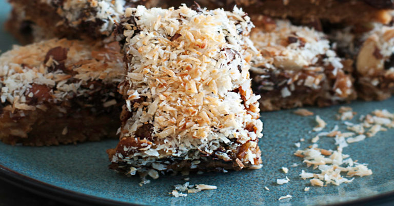 Pumpkin Gingersnap Magic Bars