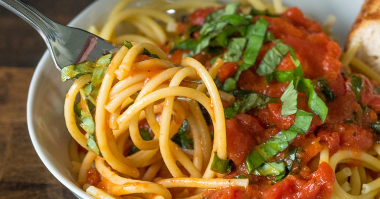 5-Ingredient Tomato Sauce