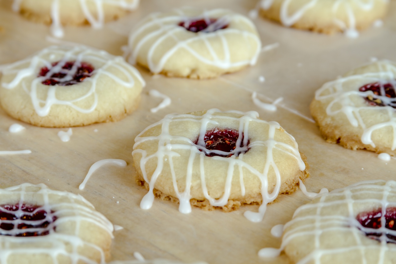Raspberry Thumbprint Cookies-image