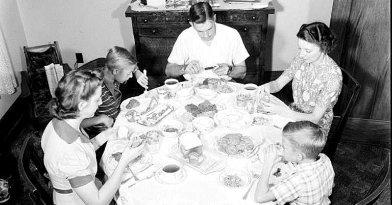 9 Basic Rules of Etiquette We Learned In Charm School