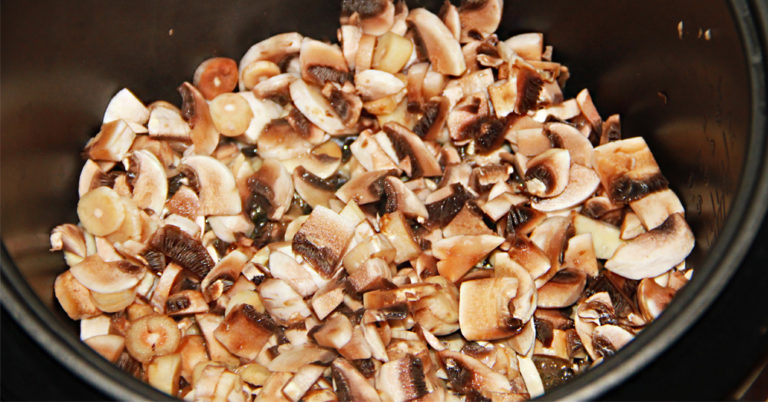 Slow Cooker Chicken And Mushrooms