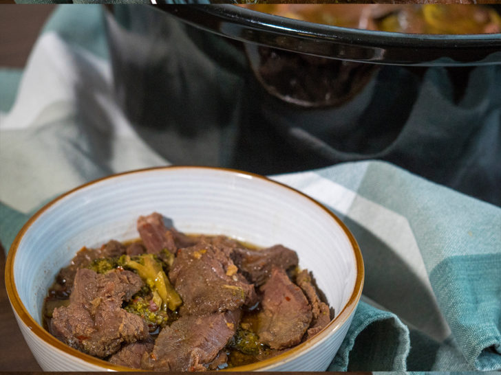 Slow Cooker Broccoli Beef - Creme De La Crumb