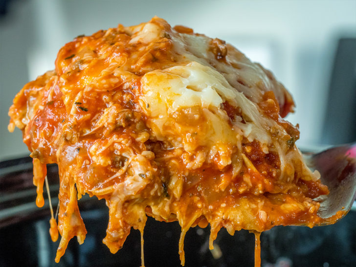 Cheesy Slow Cooker Ravioli Lasagna | 12 Tomatoes