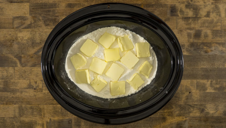 Slow Cooker Peach Cobbler