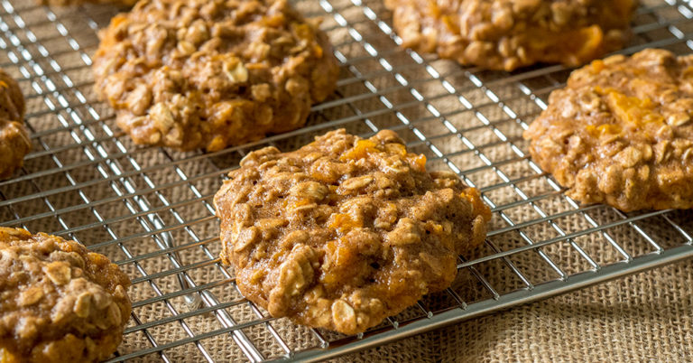 Peach Pie Oatmeal Cookies