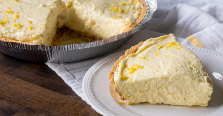 10+ Crowd Pleasing Desserts To Make Without Turning On The Oven!