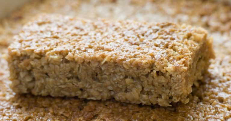 Maple-Brown Sugar Oatmeal Breakfast Bars