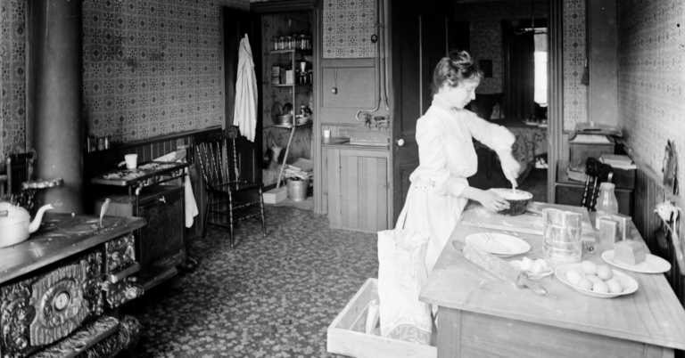 10 Things So Old You Really Don’t See Them in Kitchens at All Anymore