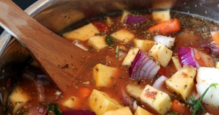 Homemade Chicken Stock