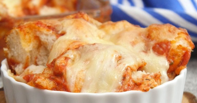 Cheesy Bubble-Up Pizza Casserole