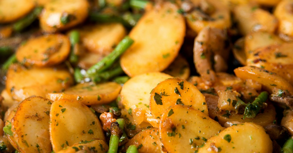 Skillet Potatoes With Green Beans And Herbs 12 Tomatoes