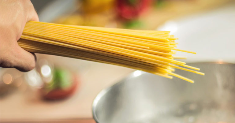 10 Delicious Dinners That Start With A Box Of Spaghetti