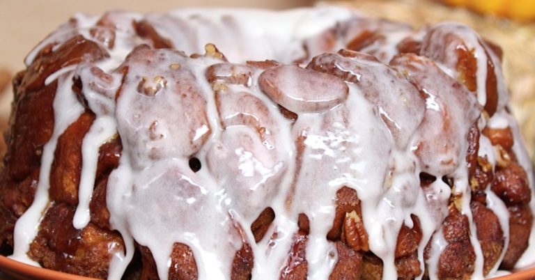 Spiced Cinnamon Roll Monkey Bread