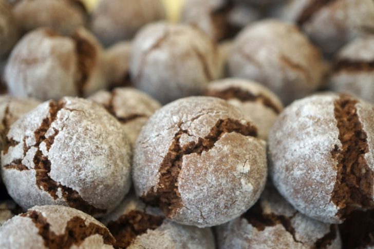 Chocolate Snowball Cookies | 12 Tomatoes