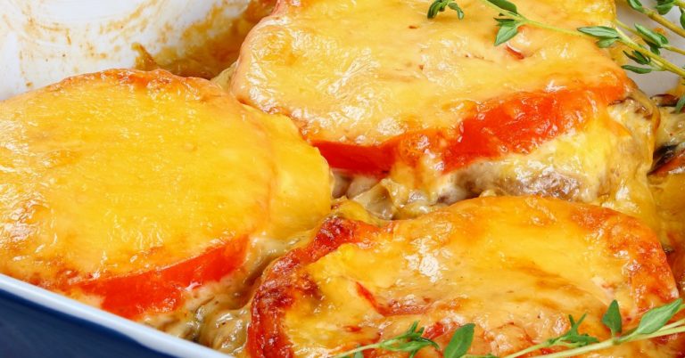 Cheesy Chicken Burgers With Tomatoes And Mushrooms