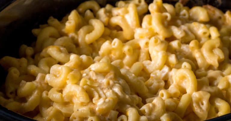 The Easiest Slow Cooker Macaroni And Cheese