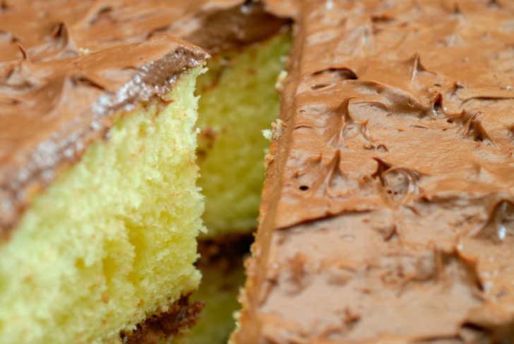 Chocolate-Frosted Yellow Cake Yellow Cake Hor 728x487