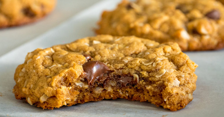 Gluten-Free Peanut Butter Chocolate Chip Oat Cookies