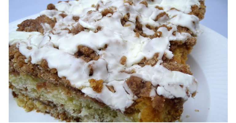 Sweet Apple Spice Coffee Cake
