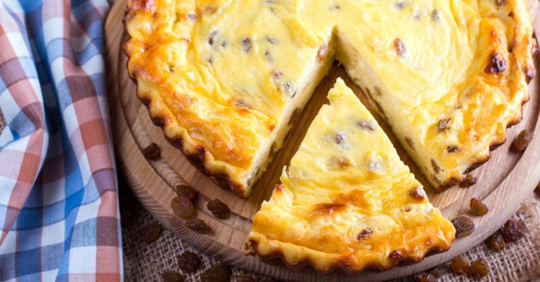 Cottage Cheese And Raisin Pie