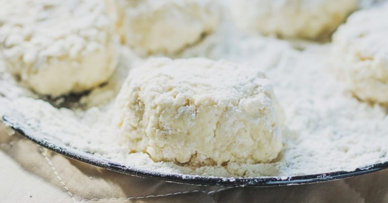 Syrniki – Sweet Cottage Cheese Pancakes