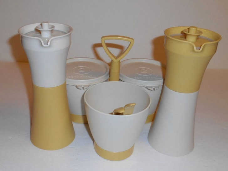 How Much 8 Styles Of Vintage Tupperware Are Worth Today