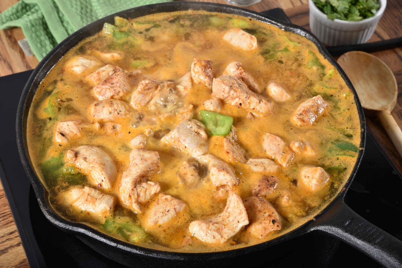 https://cdn.greatlifepublishing.net/wp-content/uploads/sites/2/2018/03/22062057/Cajun-Chicken-Rice-Skillet-2.jpg