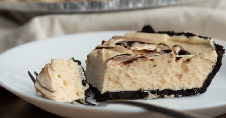 No-Bake Swirled Peanut Butter Fudge Pie